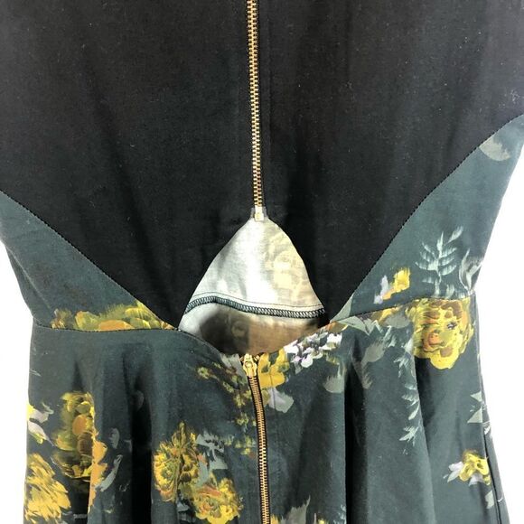 Closet London Fit and‎ Flare Cut Out Dress Size 4US - Picture 7 of 8